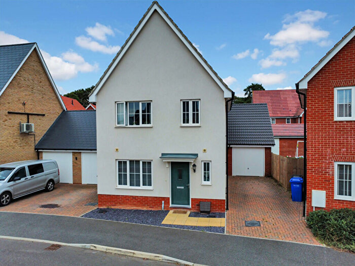 4 Bedroom Detached House For Sale In Larch Way, Red Lodge, IP28