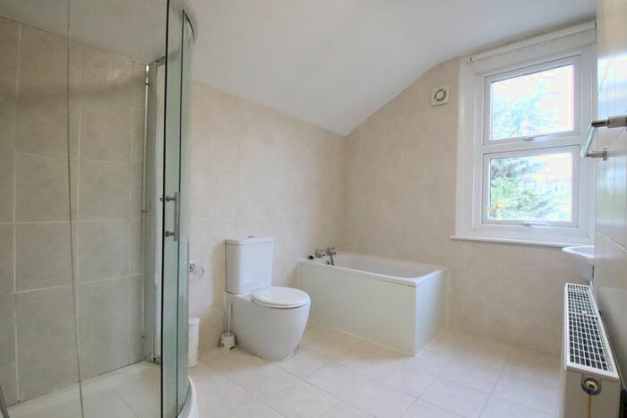2 Bedroom End Of Terrace House To Rent In Oval Road, Croydon, CR0