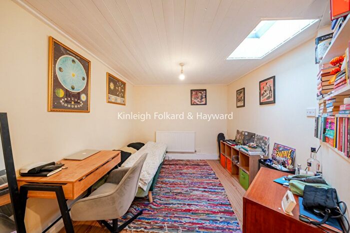 1 Bedroom Flat To Rent In Garratt Lane, London, SW17