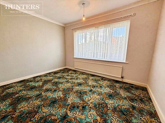 2 Bedroom Semi-Detached Bungalow For Sale In Farm Way, Darfield, Barnsley, S73