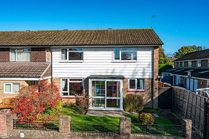 3 Bedroom End Of Terrace House For Sale In St Lawrence Close, Bovingdon, Hertfordshire, HP3
