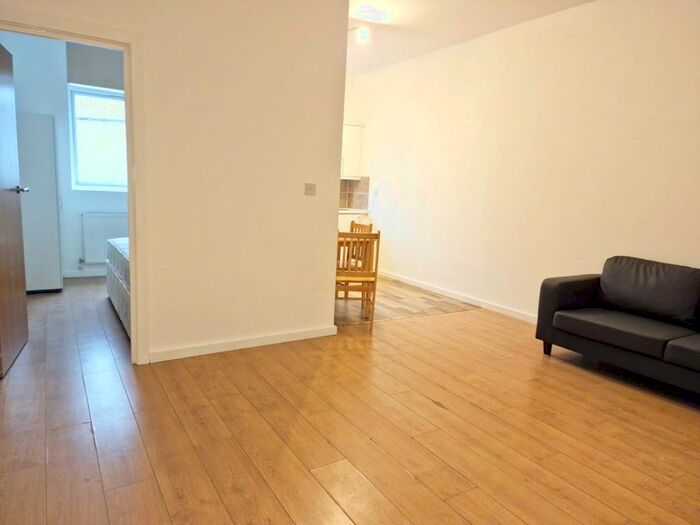 1 Bedroom Flat To Rent In Spring Place, London, NW5