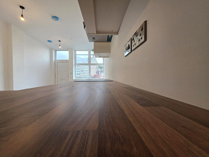 1 Bedroom Flat To Rent In Apartment, Central Buildings, LL14