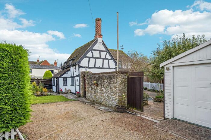2 Bedroom Detached House For Sale In Sheldon Road, Ickford, HP18