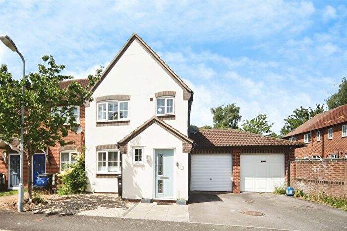3 Bedroom End Terrace House For Sale In Showell Park, Staplegrove, Taunton, TA2
