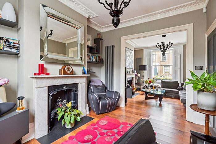 3 Bedroom Terraced House To Rent In Rees Street, London, N1