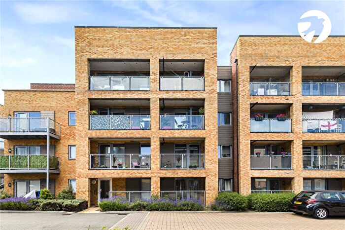 2 Bedroom Flat For Sale In Discovery Drive, Swanley, Kent, BR8