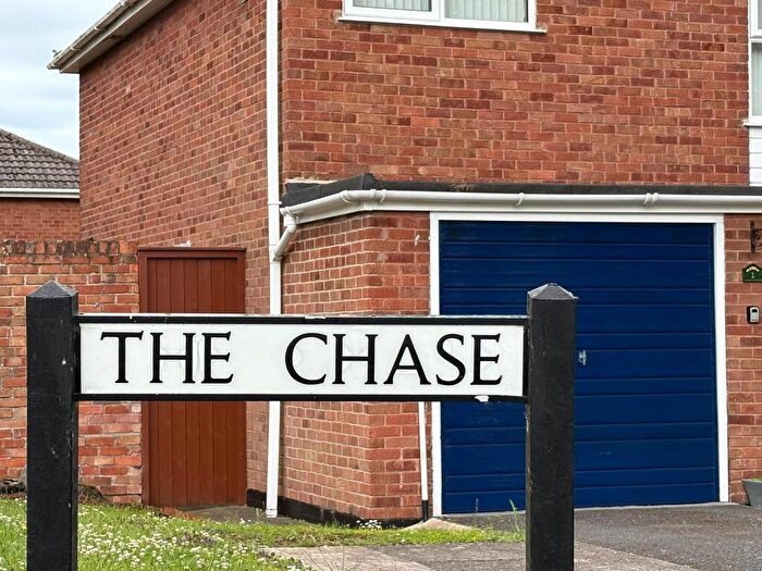 3 Bedroom Semi Detached House For Sale In The Chase, Sinfin, Derby, DE24