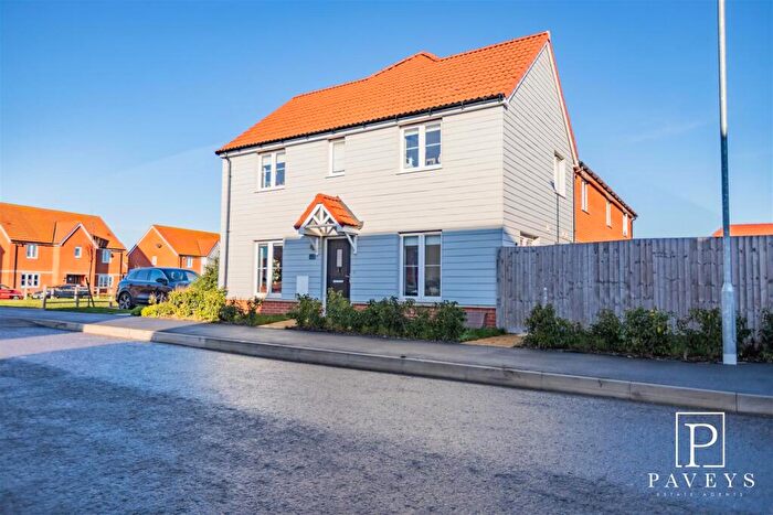 3 Bedroom Semi Detached House For Sale In Wheatsheaf, Kirby Cross, Frinton-On-Sea, CO13