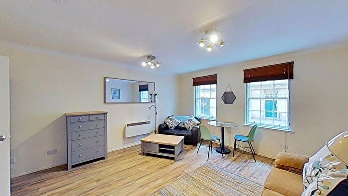 1 Bedroom Flat To Rent In Websters Land, Grassmarket, Edinburgh, EH1