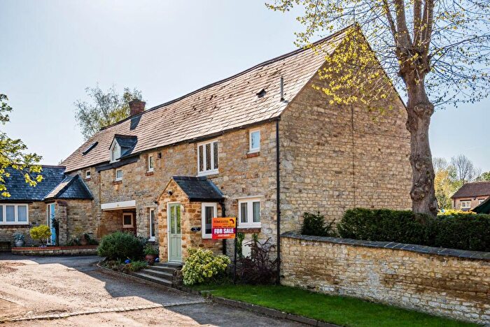 3 Bedroom Barn Conversion For Sale In High Street North, Tiffield, NN12