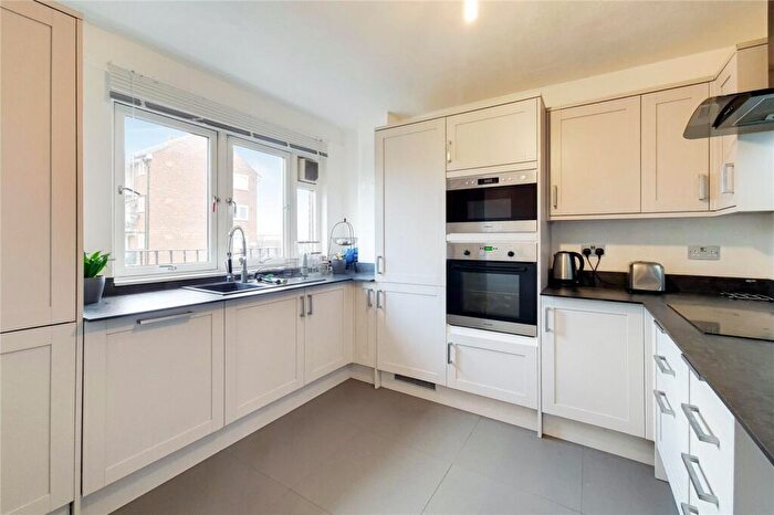 2 Bedroom Flat To Rent In Ann Street, Canary Wharf, SE18