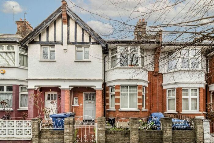 2 Bedroom Flat To Rent In Waldegrave Road, London, W5