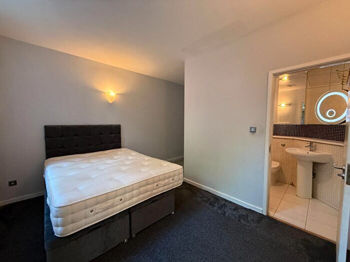 1 Bedroom Flat For Sale In Apartment, Boothroyds, Dewsbury, West Yorkshire, WF13