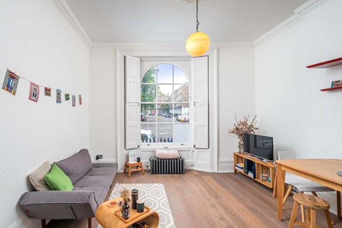 1 Bedroom Apartment For Sale In Myddelton Square, London, EC1R