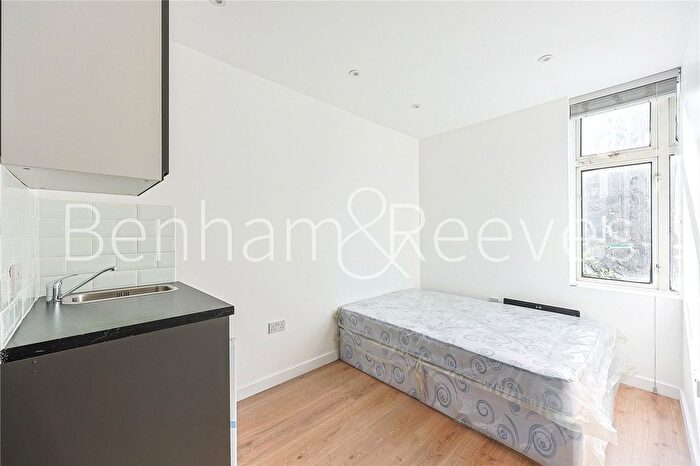 1 Bedroom Flat To Rent In Wandsworth High Street, London, SW18