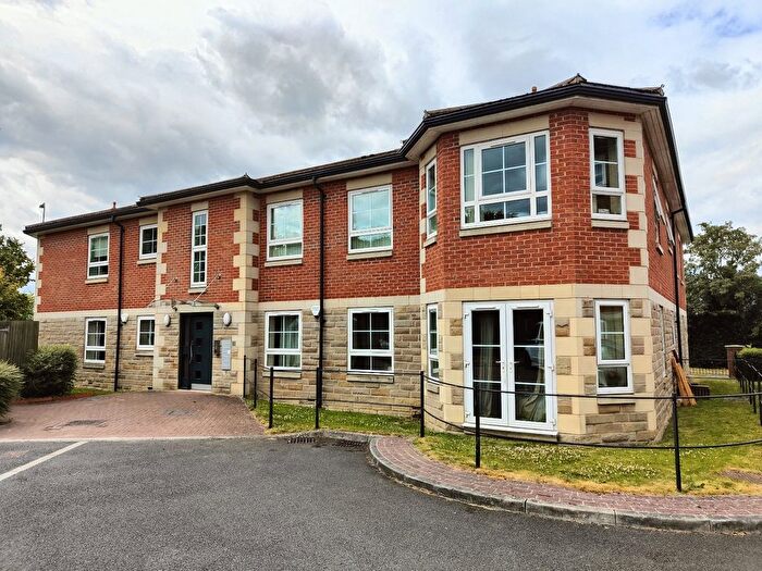 2 Bedroom Flat To Rent In Waterside, Silver Street, Fairburn, WF11