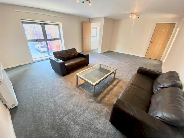 3 Bedroom Town House To Rent In River View, Sunderland, High Street East, Quayside, SR1