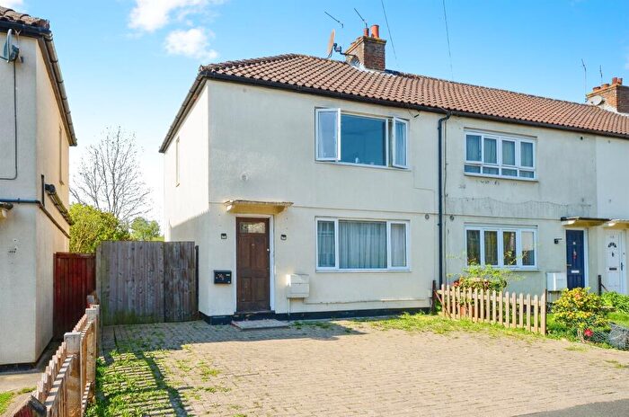 2 Bedroom House To Rent In The Bye Way, Harrow, HA3