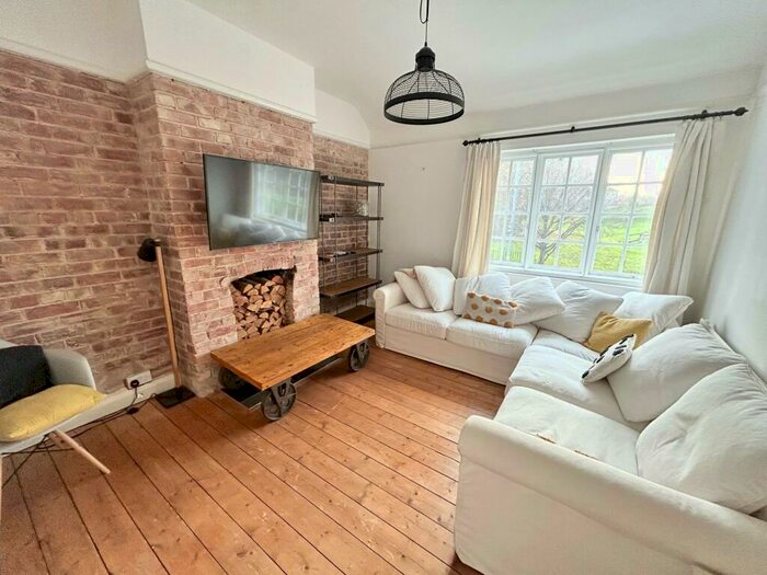 3 Bedroom Terraced House To Rent In Handbridge, Chester, CH4