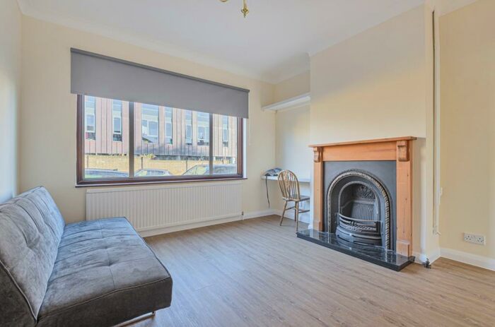 2 Bedroom Semi-Detached House To Rent In St Asaphs Road Brockley, SE4