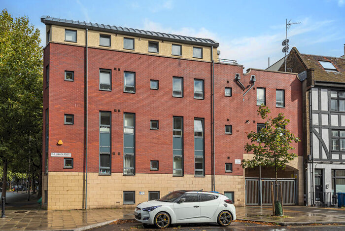 2 Bedroom Flat To Rent In Old Jamaica Road, London, SE16