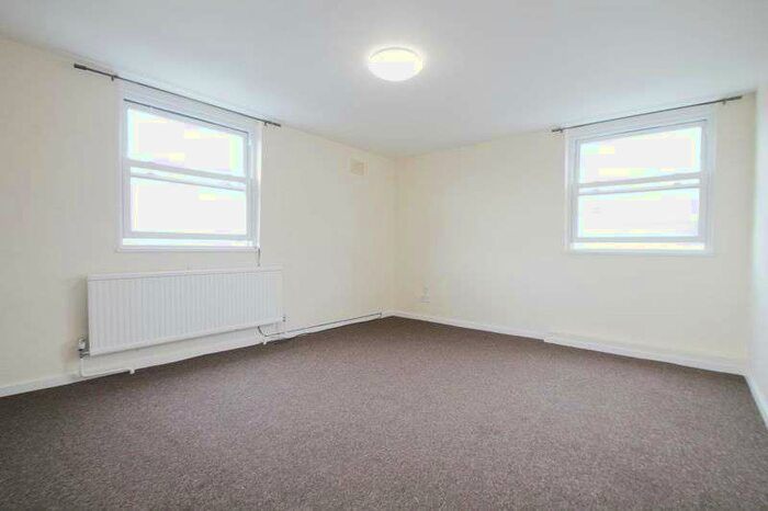 2 Bedroom Apartment To Rent In High Street, Yiewsley., UB7