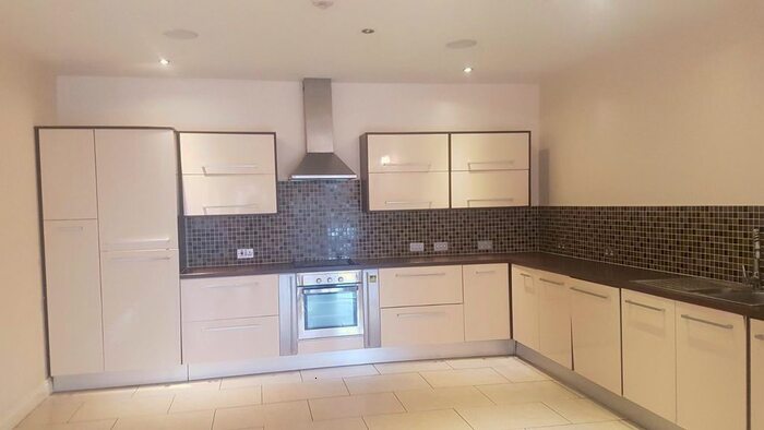 2 Bedroom Flat To Rent In Major Cross Street, Widnes, Cheshire, WA8