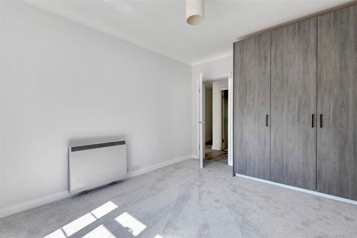 2 Bedroom Apartment To Rent In Lower Ham Road, Kingston Upon Thames, KT2