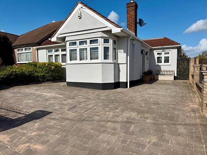 4 Bedroom Semi-Detached Bungalow For Sale In Ascot Gardens, Hornchurch, Essex, RM12