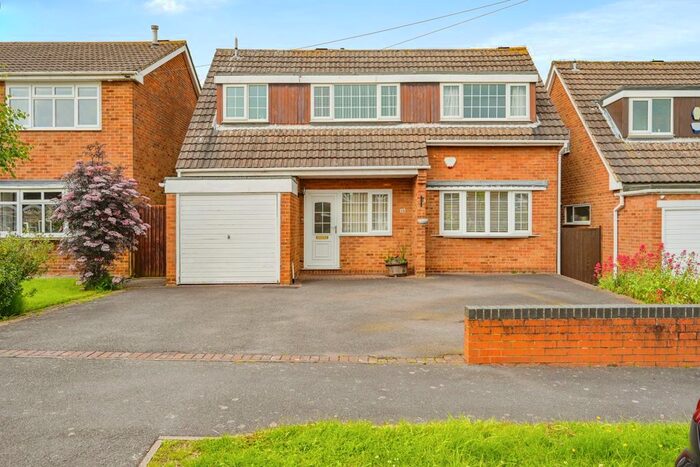 3 Bedroom Detached House For Sale In Warren Drive, Linton, Swadlincote, Derbyshire, DE12