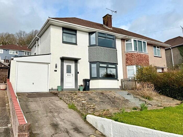 3 Bedroom Semi-Detached House For Sale In Glanwern Avenue, Newport, NP19