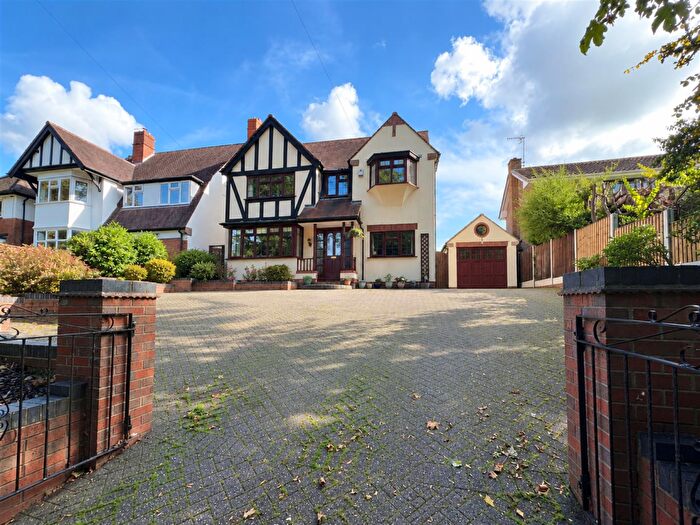 4 Bedroom Detached House For Sale In Old Ham Lane, Stourbridge, DY9