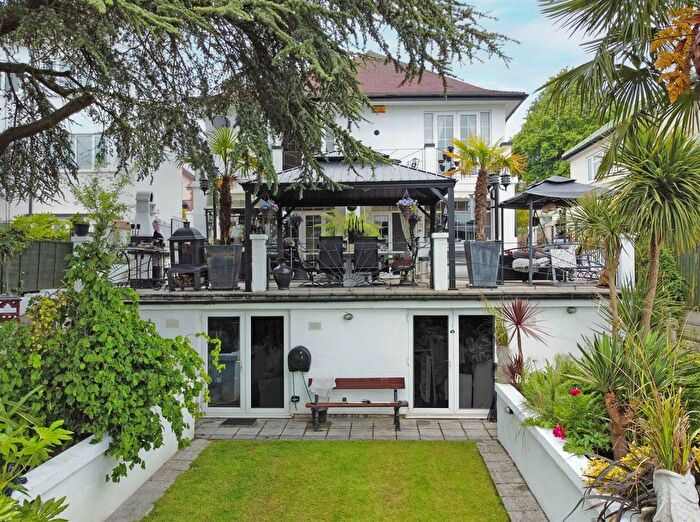 4 Bedroom Detached House For Sale In Oakdale Road, Carlton, Nottingham, NG4