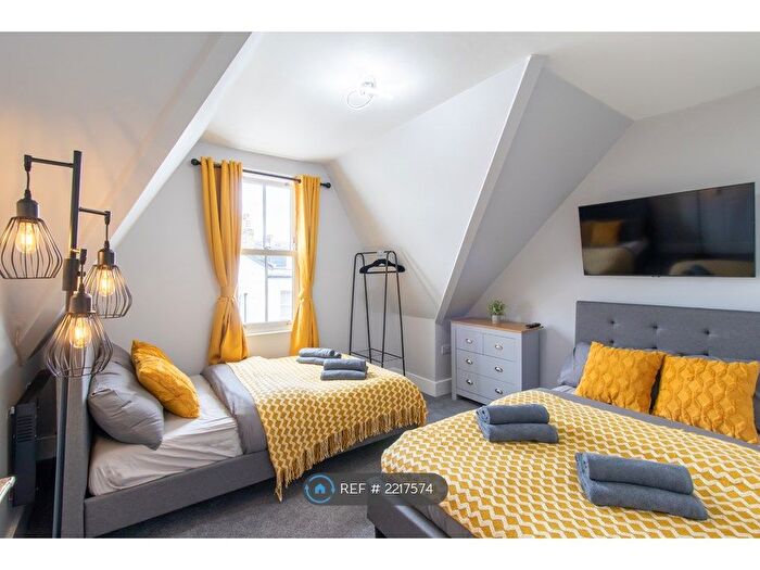 1 Bedroom Flat To Rent In Kingston House, Southsea, PO5