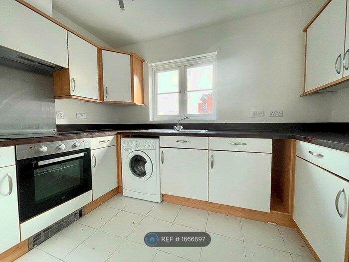 2 Bedroom Flat To Rent In Clough Close, Middlesbrough, TS5
