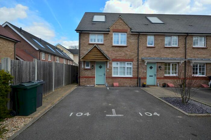 3 Bedroom Semi-Detached House To Rent In Magdalen Gardens, Maidstone, ME15
