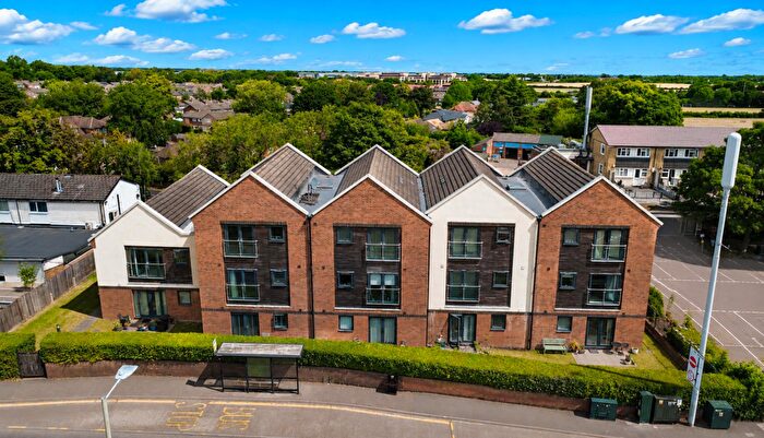2 Bedroom Apartment For Sale In Leverstock Green, Hemel Hempstead, HP2
