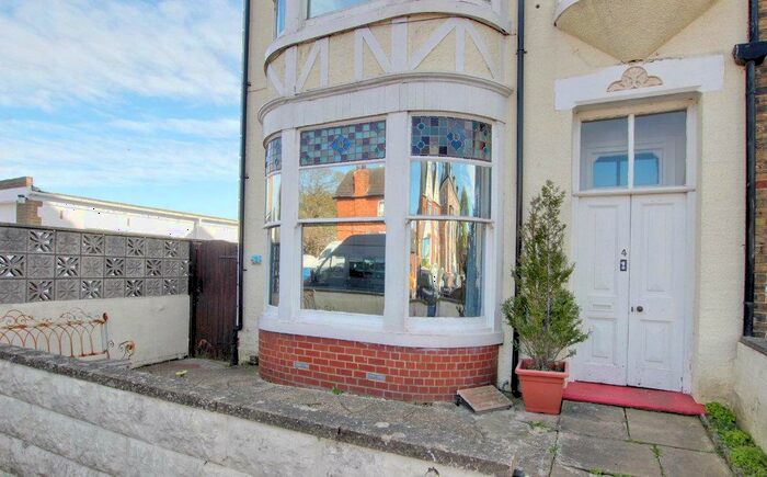 2 Bedroom Flat To Rent In Railway Street, Hornsea, HU18