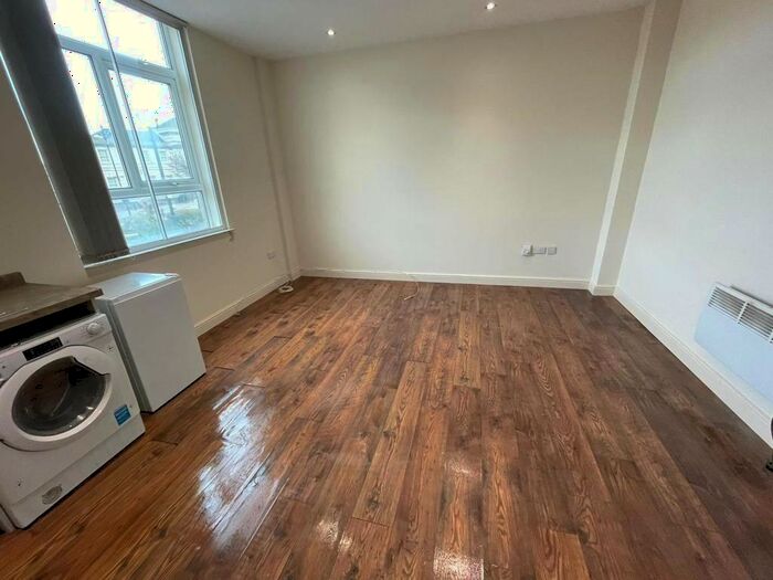 1 Bedroom Apartment To Rent In Hillside Apartments, Ship Hill, Rotherham, South Yorkshire, S60