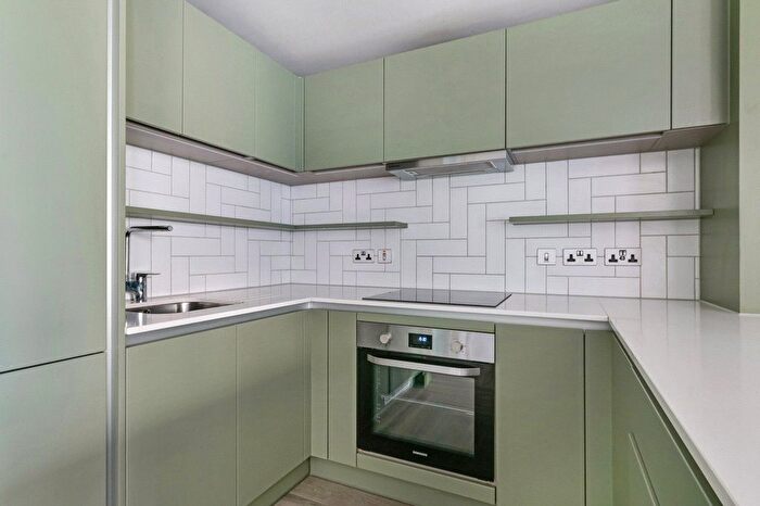 3 Bedroom Flat To Rent In Alameda, W Olympic Way, HA9