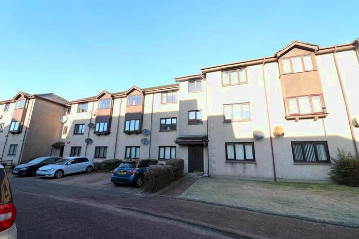 2 Bedroom Flat To Rent In Kirkside Court, Westhill, AB32