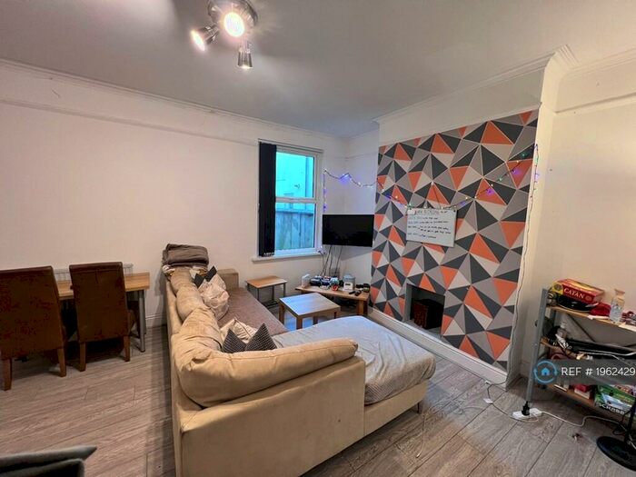 5 Bedroom Terraced House To Rent In Newfoundland Road, Cardiff, CF14