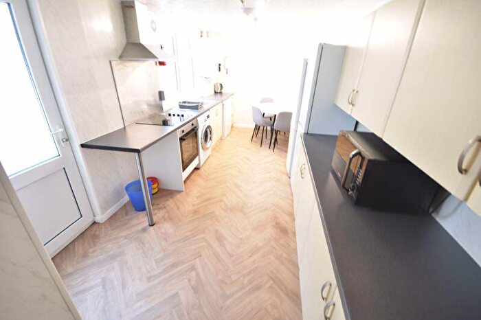 6 Bedroom Terraced House To Rent In Old Tiverton Road, Exeter, EX4