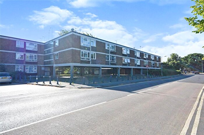 1 Bedroom Flat For Sale In Ballards Walk, Basildon, SS15