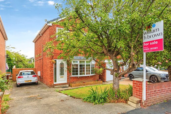 3 Bedroom Detached House For Sale In Newton Drive, Wakefield, WF1
