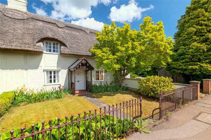 3 Bedroom Semi-Detached House For Sale In Cottenham Road, Histon, Cambridge, CB24