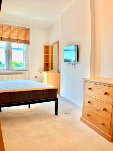 2 Bedroom Flat To Rent In Lillie Road, Fulham Road, London, SW6