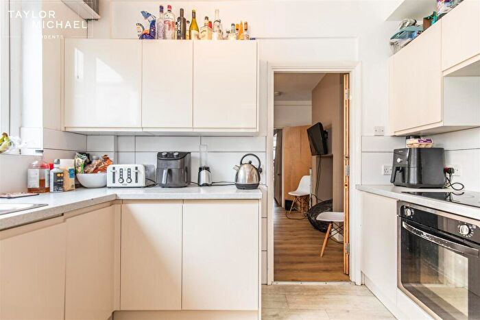 6 Bedroom Terraced House To Rent In Brading Road, Brighton, BN2