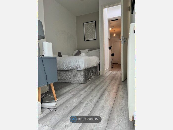 6 Bedroom Detached House To Rent In Exeter Way, London, SE14